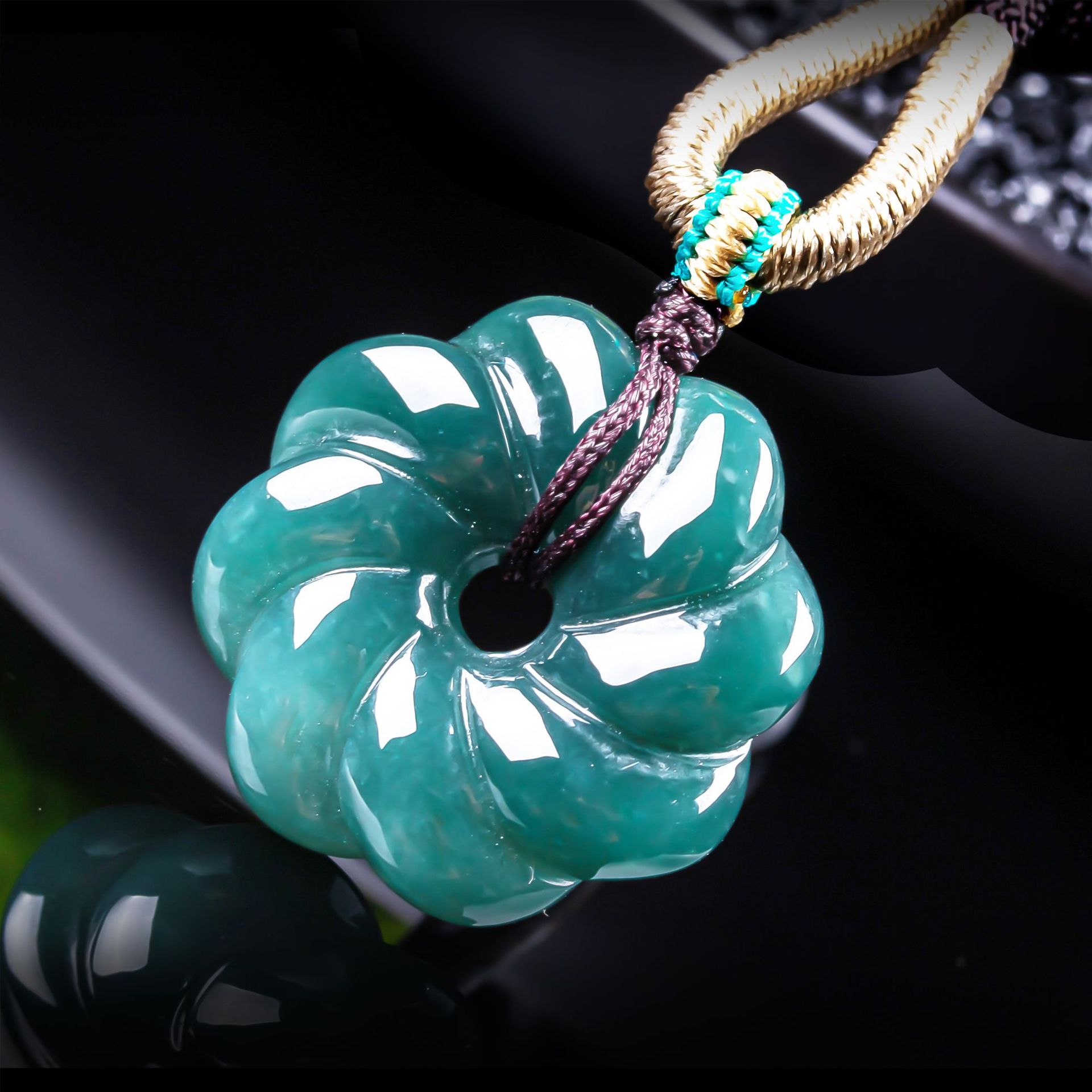 Jewelry & Watches Vitopoulos - Doğal Birman Yeşim Taşı Çiçek Kolye
